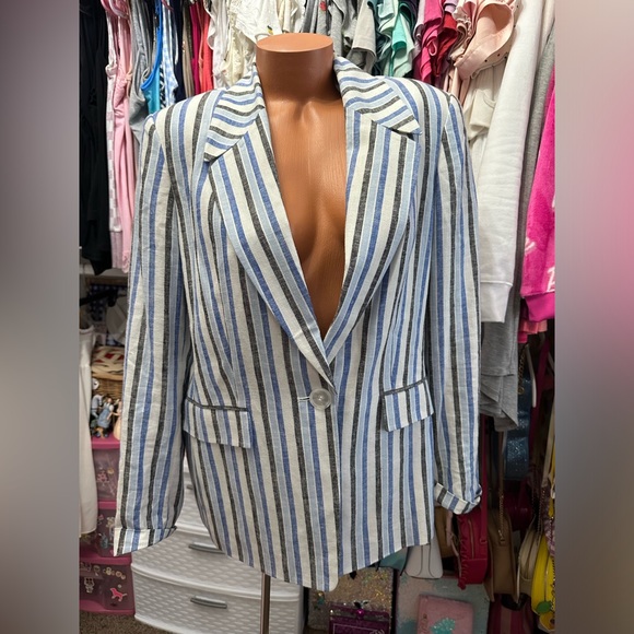 Kasper Jackets & Blazers - Kasper Blue & White Stripped Blazer Size 12